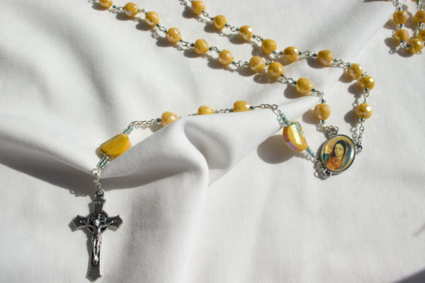 Yellow Marbled Chain Rosary - Image 4