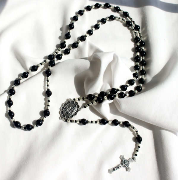 Black and Silver Wire Rosary - Image 8