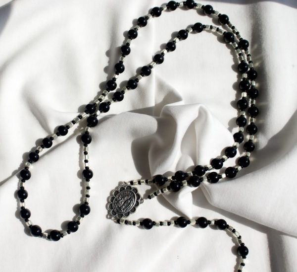 Black and Silver Wire Rosary - Image 6