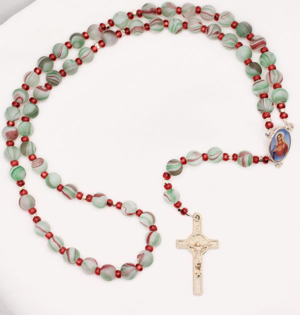 Red and Green Swirl Glass Bead Wire Rosary - Image 2