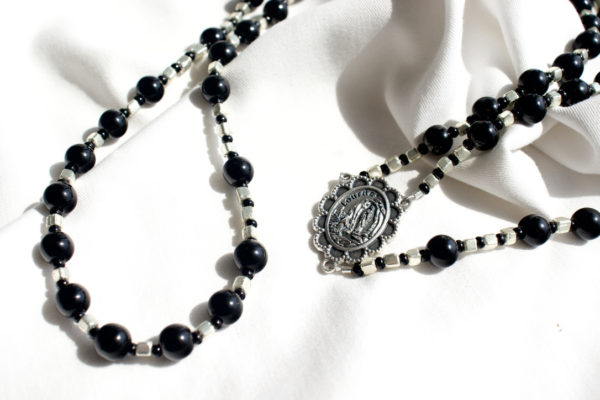 Black and Silver Wire Rosary - Image 3