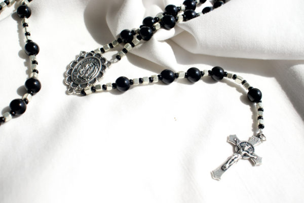 Black and Silver Wire Rosary - Image 2