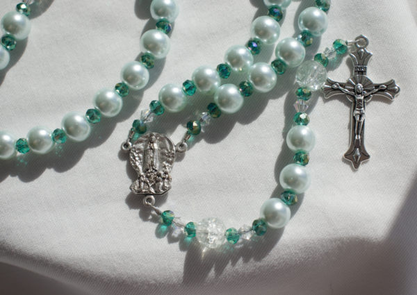 Green Pearl Bead Wire Rosary - Image 3