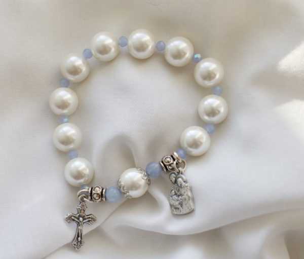 White Pearl Stretch Bracelet - Image 6