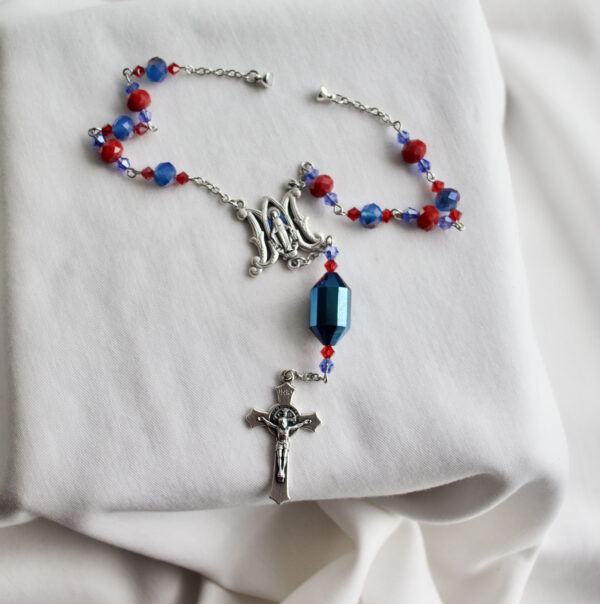 Red and Blue Car Rosary - Image 4